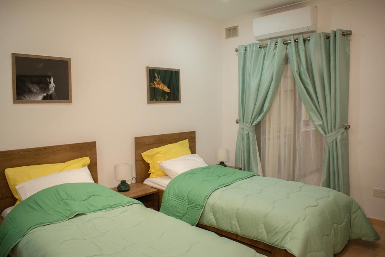 Spacious 3 Bedroom Apartment In Marsascala Марсаскала Екстериор снимка